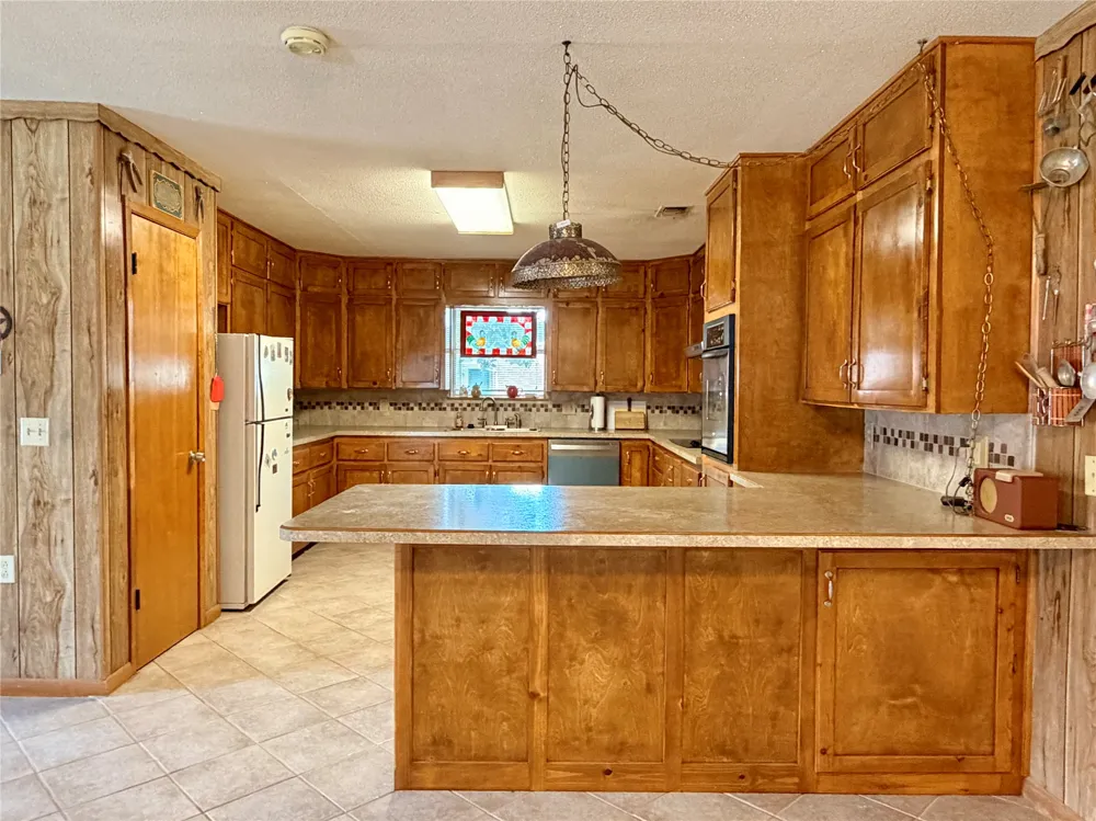 200 S Speed Street Gustine, TX 76455