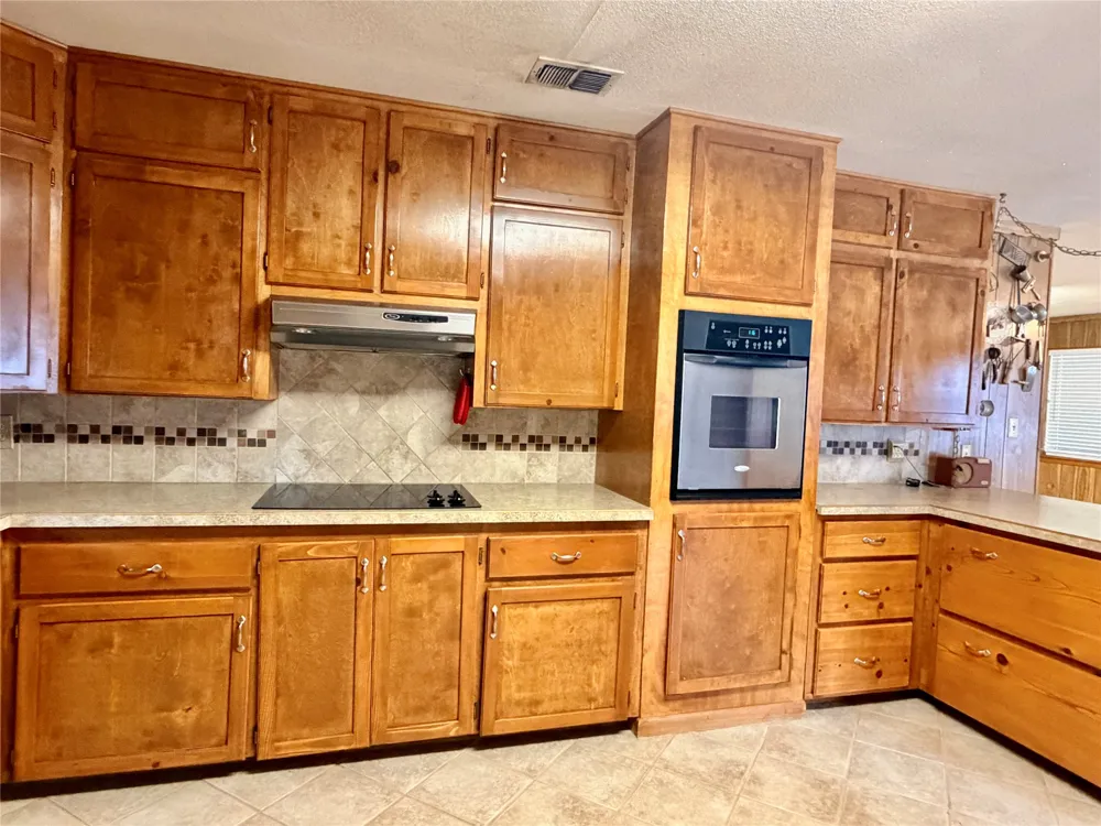200 S Speed Street Gustine, TX 76455
