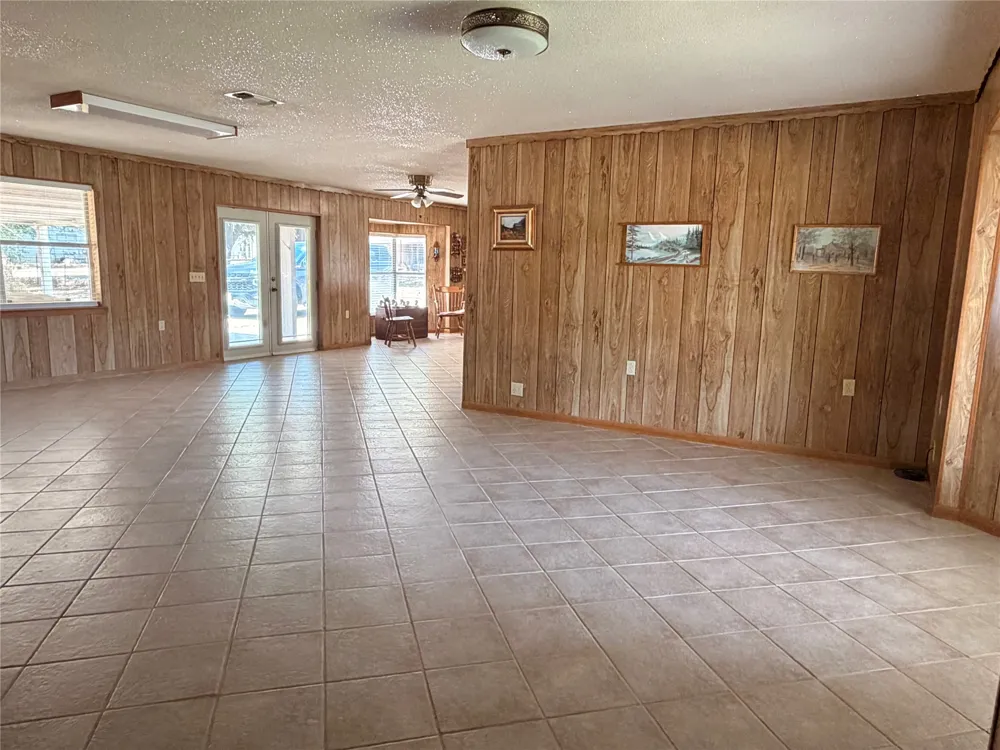 200 S Speed Street Gustine, TX 76455
