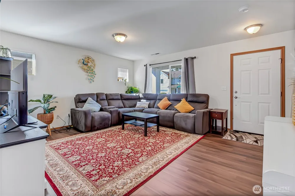 29704 217th Place SE Kent, WA 98042