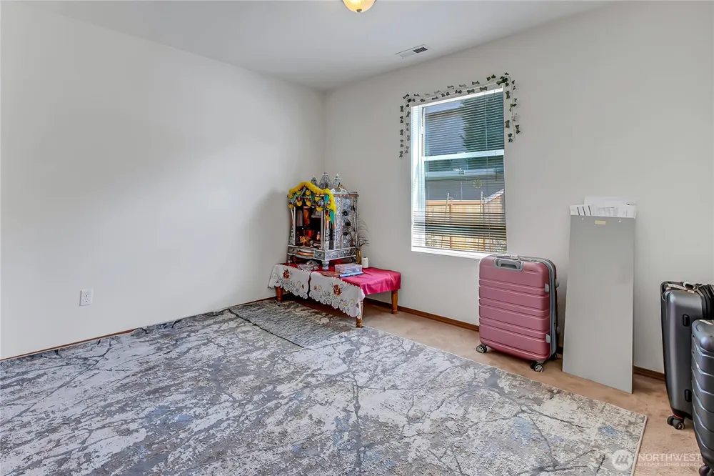 29704 217th Place SE Kent, WA 98042