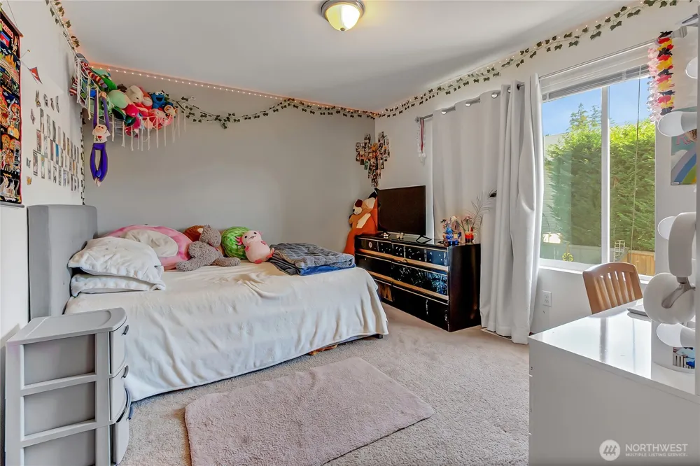 29704 217th Place SE Kent, WA 98042