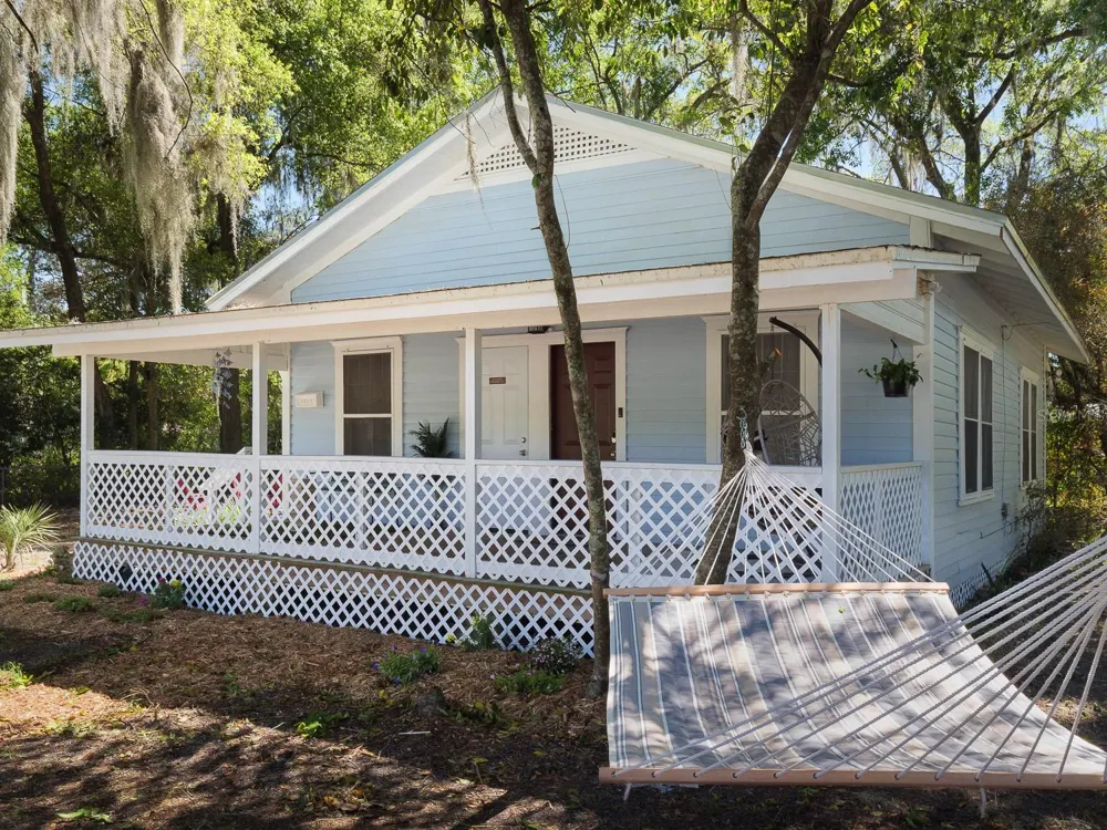 1005 NE 3RD AVENUE Gainesville, FL 32601