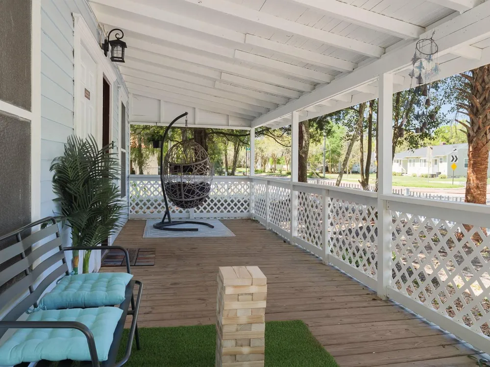 1005 NE 3RD AVENUE Gainesville, FL 32601