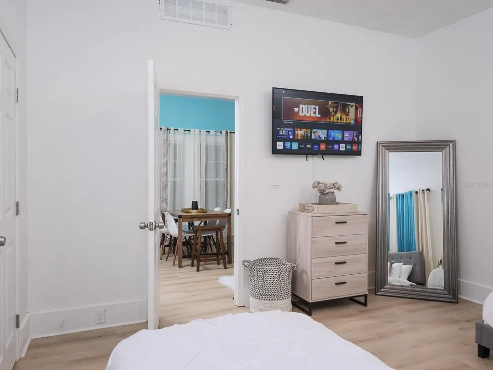 1005 NE 3RD AVENUE Gainesville, FL 32601