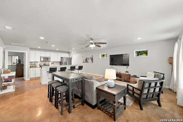 464 Pecan Row Canyon Lake, TX 78132