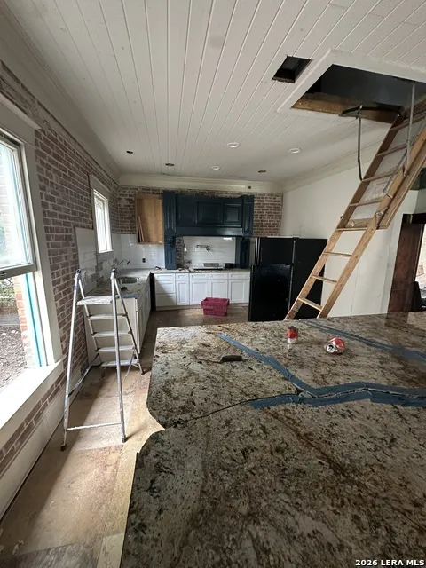 2247 Interstate 35 San Antonio, TX 78208