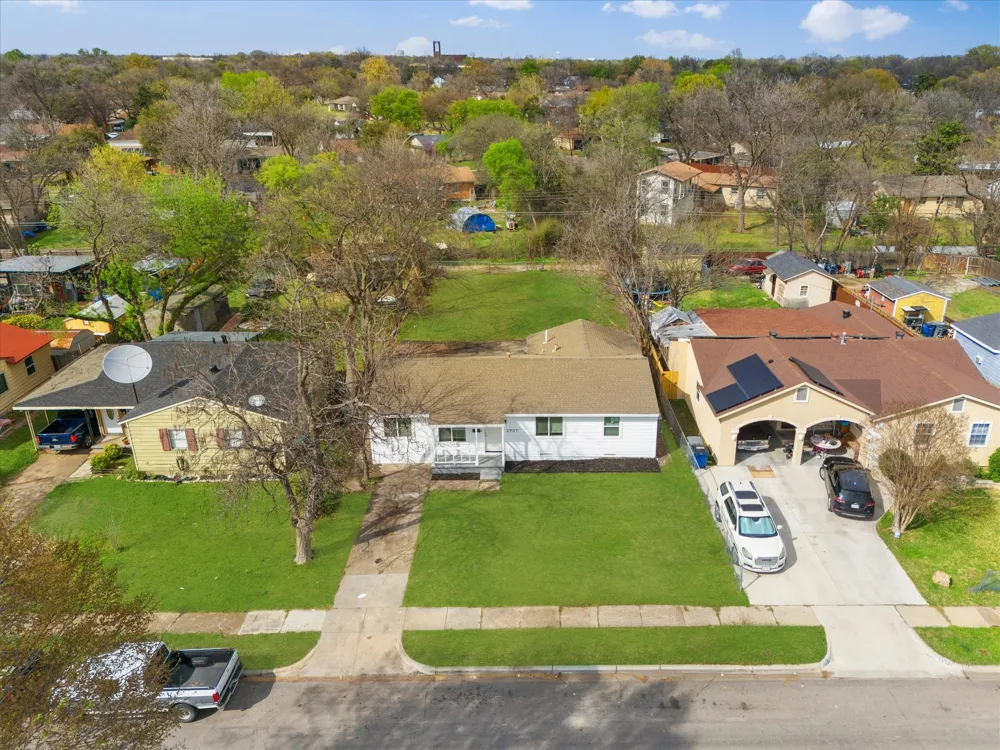 2907 Andrea Lane Dallas, TX 75228