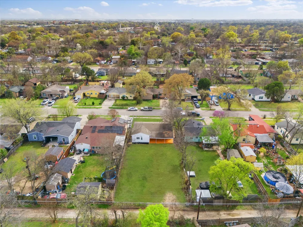 2907 Andrea Lane Dallas, TX 75228