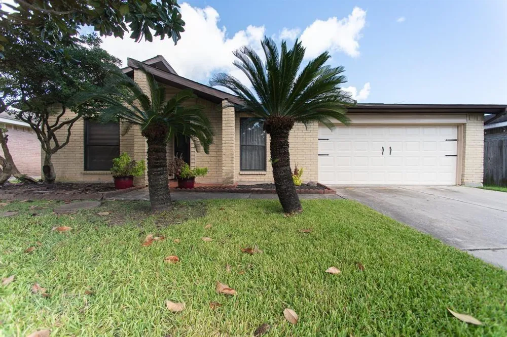 16031 Windom Drive Hockley, TX 77598