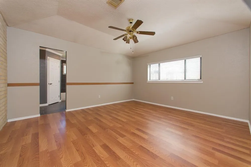 16031 Windom Drive Hockley, TX 77598