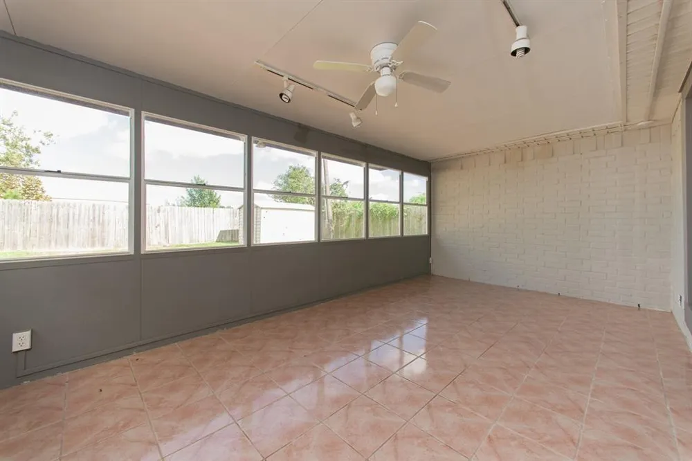 16031 Windom Drive Hockley, TX 77598