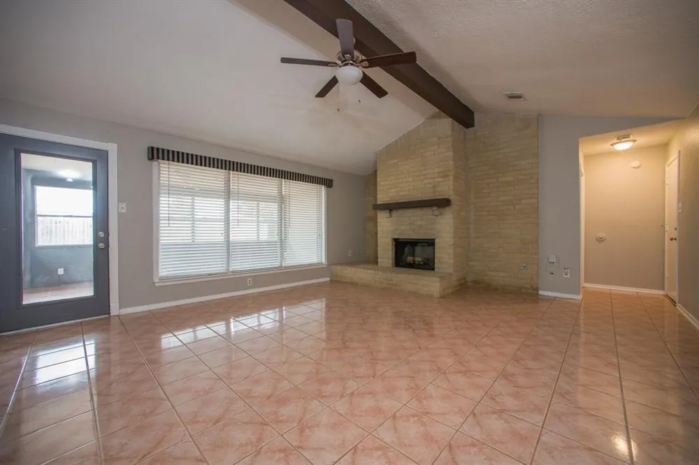 16031 Windom Drive Hockley, TX 77598