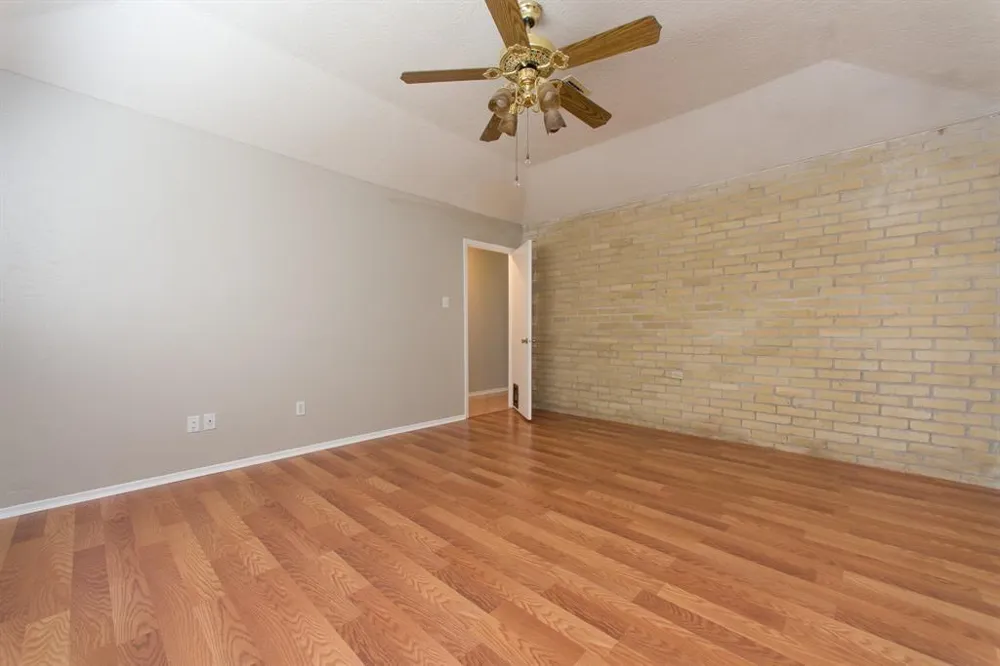 16031 Windom Drive Hockley, TX 77598