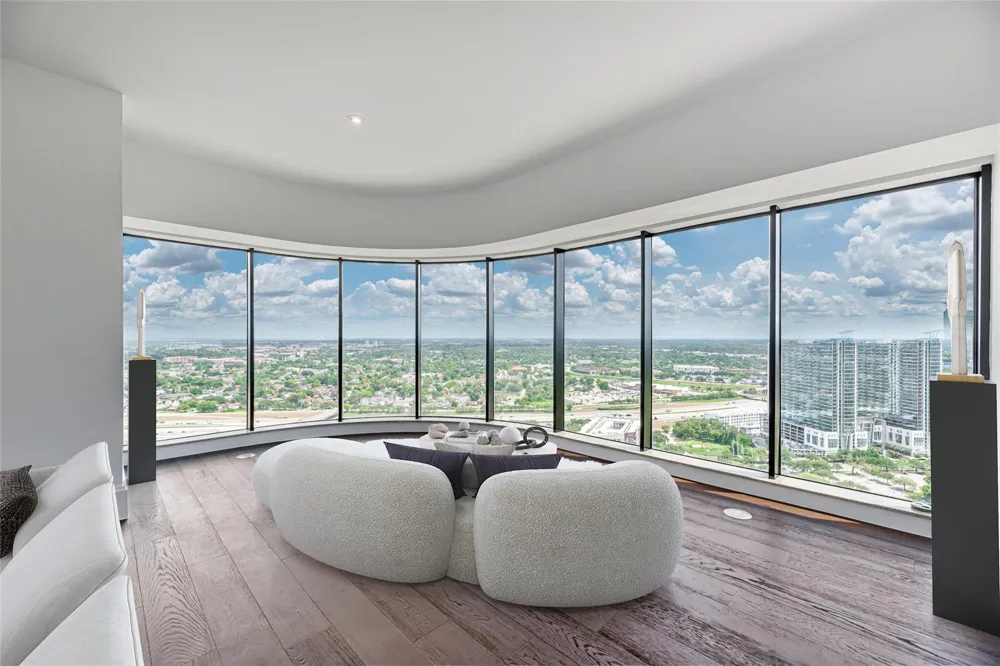 1701 Hermann Drive #34L Houston, TX 77004