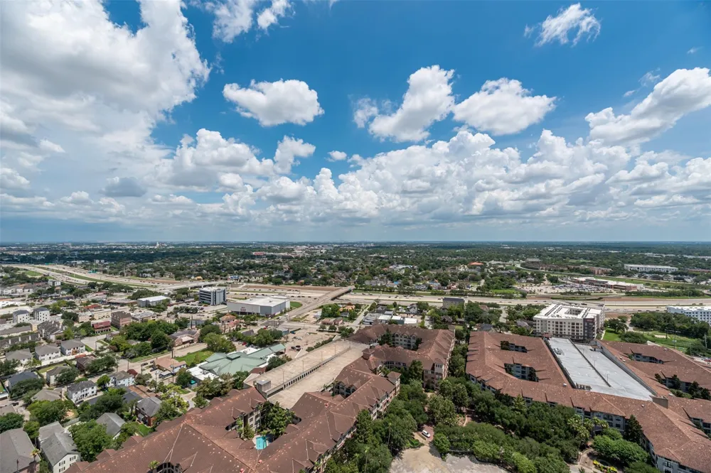 1701 Hermann Drive #34L Houston, TX 77004