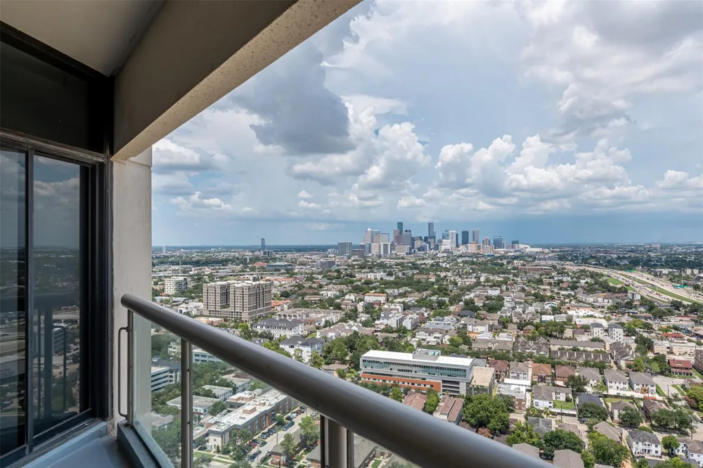 1701 Hermann Drive #34L Houston, TX 77004