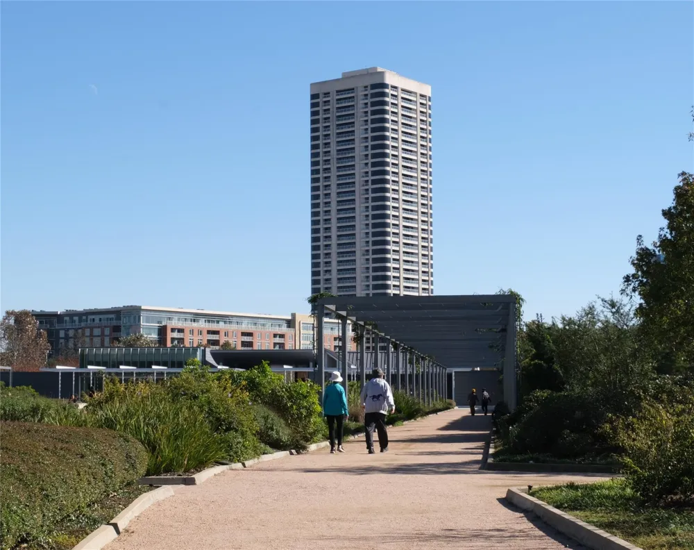 1701 Hermann Drive #34L Houston, TX 77004