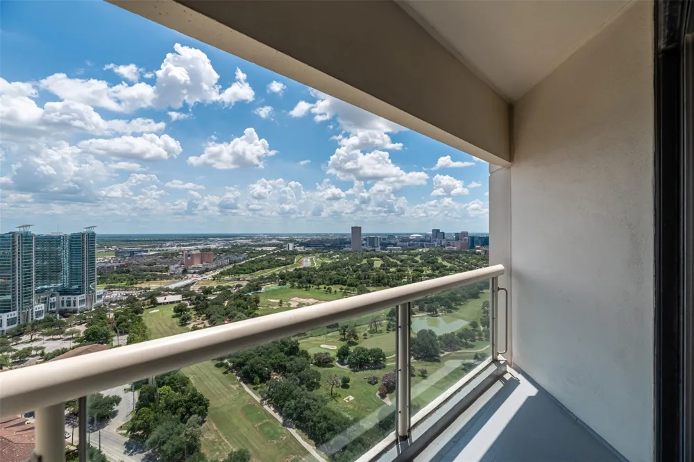 1701 Hermann Drive #34L Houston, TX 77004