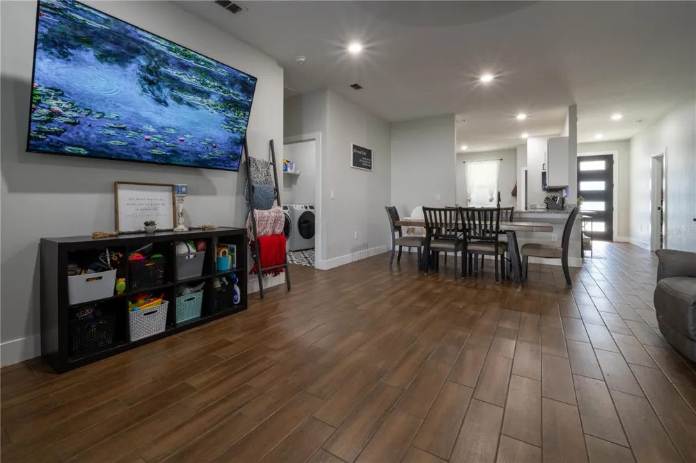 923 FLORIDA AVENUE Dundee, FL 33838