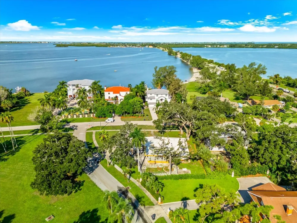 507 PALMA SOLA BOULEVARD Bradenton, FL 34209