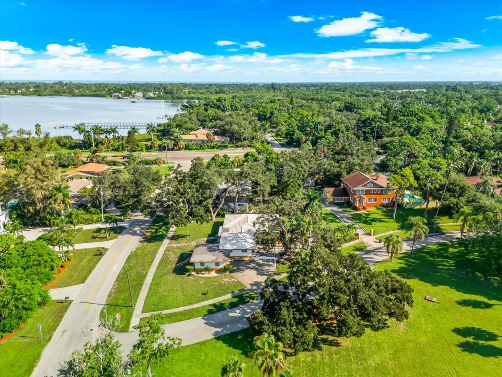 507 PALMA SOLA BOULEVARD Bradenton, FL 34209