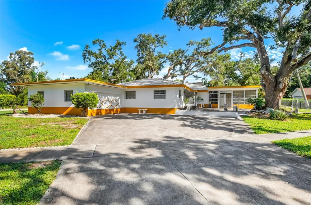 507 PALMA SOLA BOULEVARD Bradenton, FL 34209