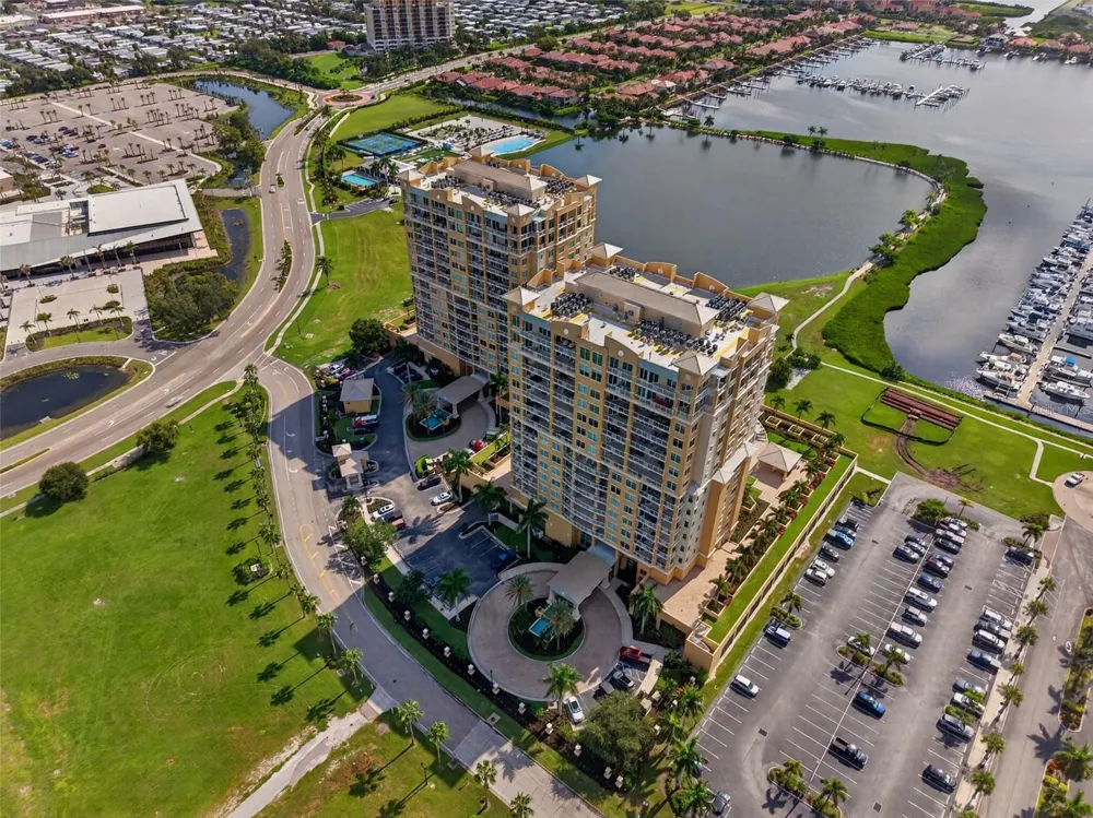 130 RIVIERA DUNES WAY #703 Palmetto, FL 34221