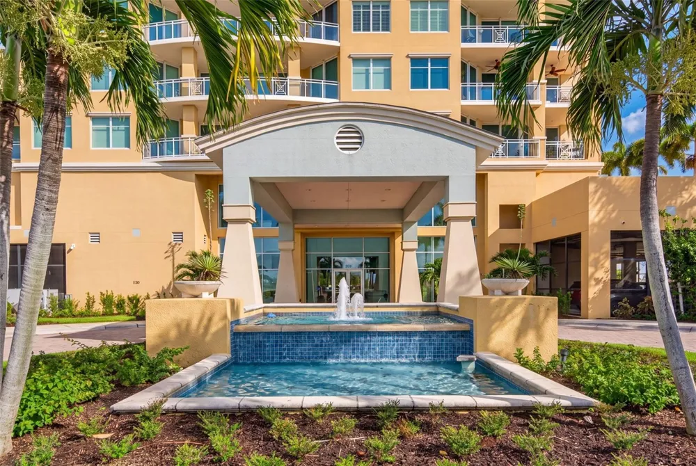 130 RIVIERA DUNES WAY #703 Palmetto, FL 34221
