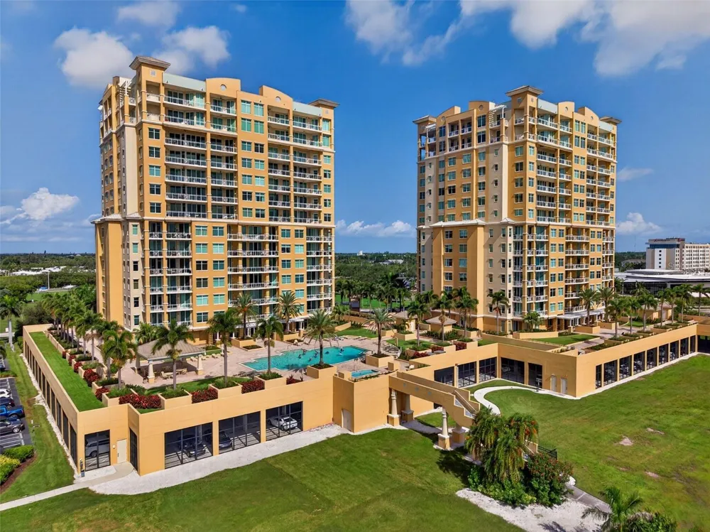 130 RIVIERA DUNES WAY #703 Palmetto, FL 34221