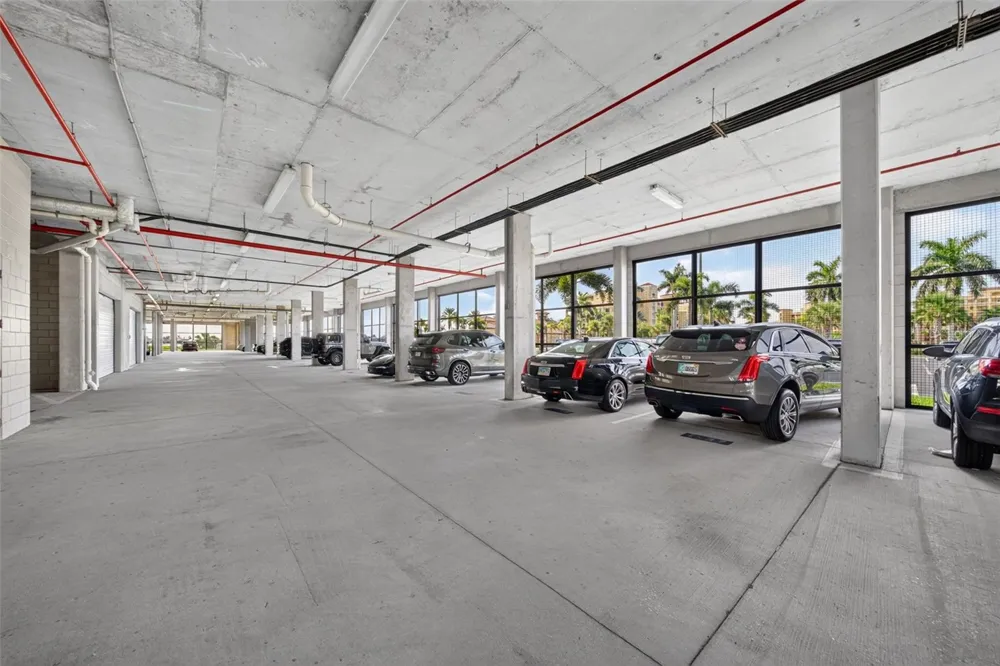 130 RIVIERA DUNES WAY #703 Palmetto, FL 34221