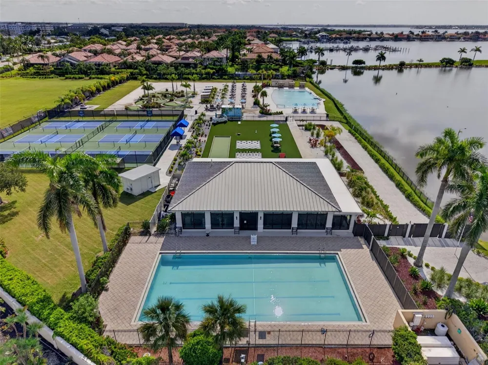 130 RIVIERA DUNES WAY #703 Palmetto, FL 34221