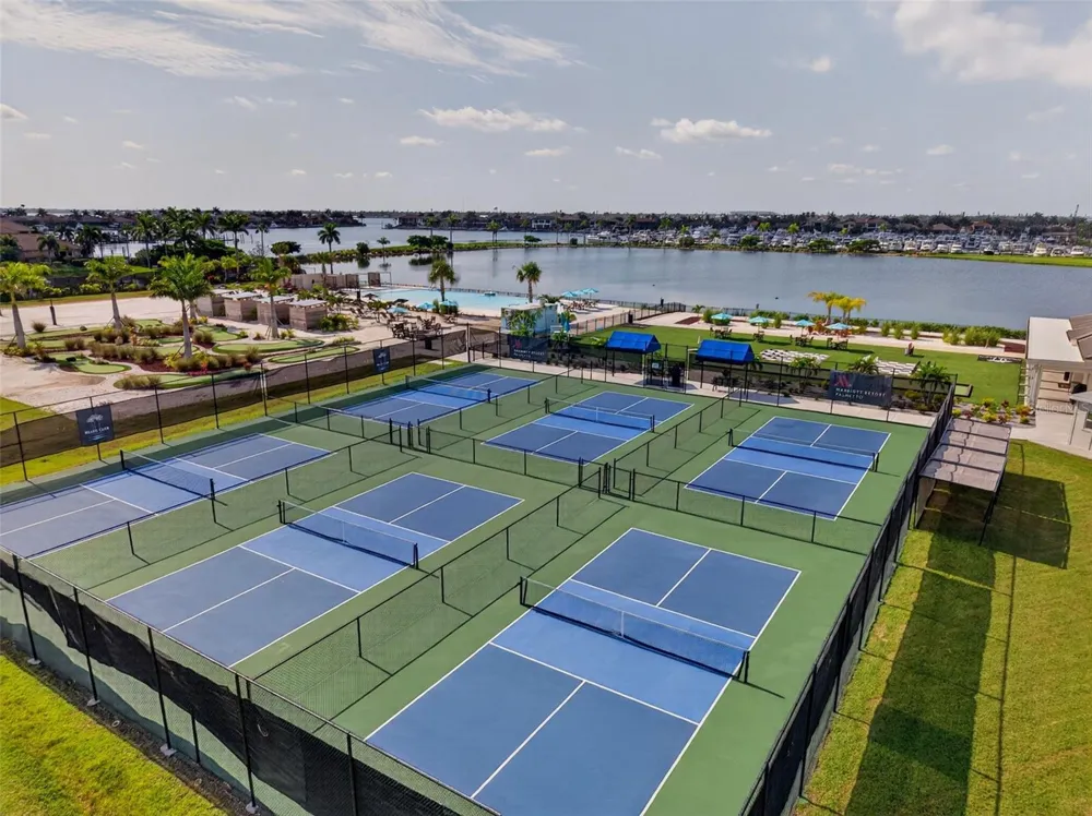 130 RIVIERA DUNES WAY #703 Palmetto, FL 34221