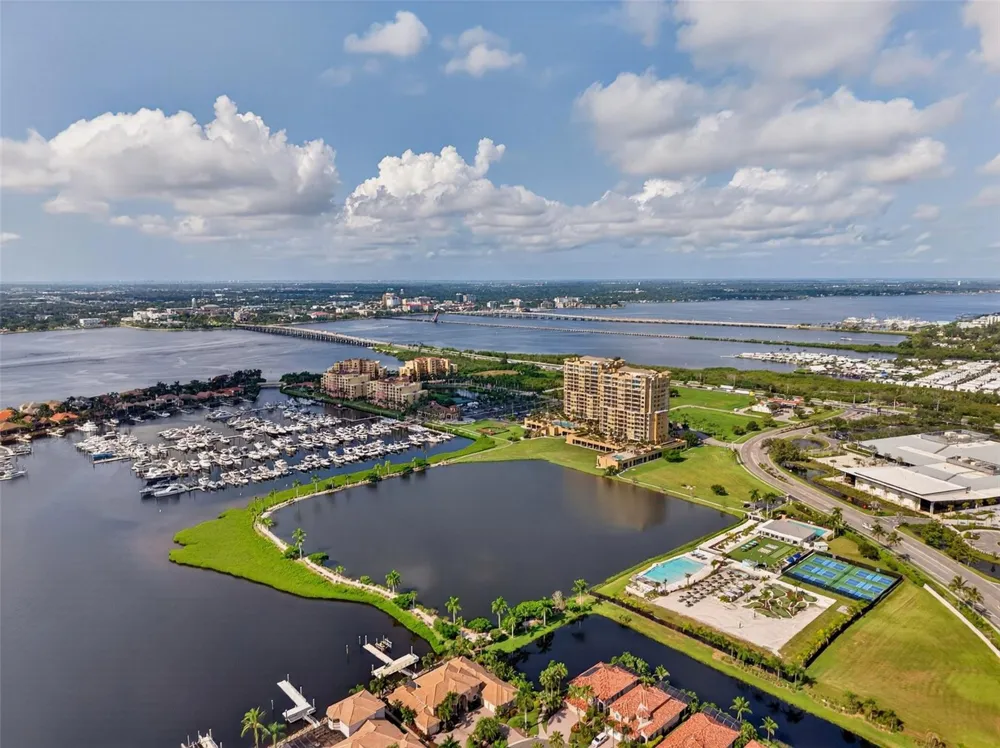 130 RIVIERA DUNES WAY #703 Palmetto, FL 34221
