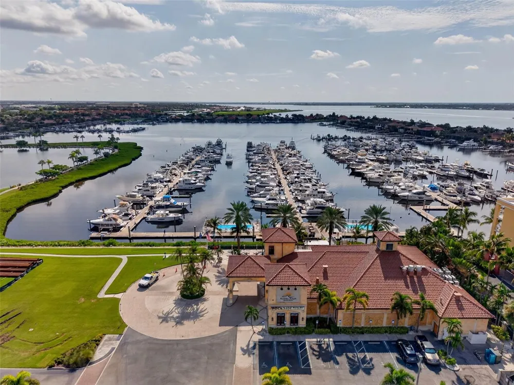 130 RIVIERA DUNES WAY #703 Palmetto, FL 34221