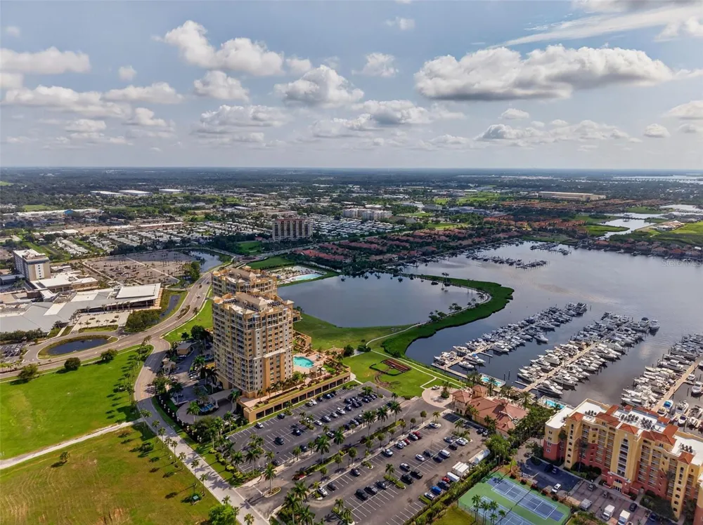 130 RIVIERA DUNES WAY #703 Palmetto, FL 34221