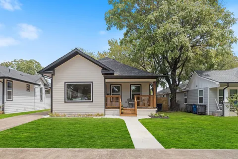 920 S Montreal Avenue