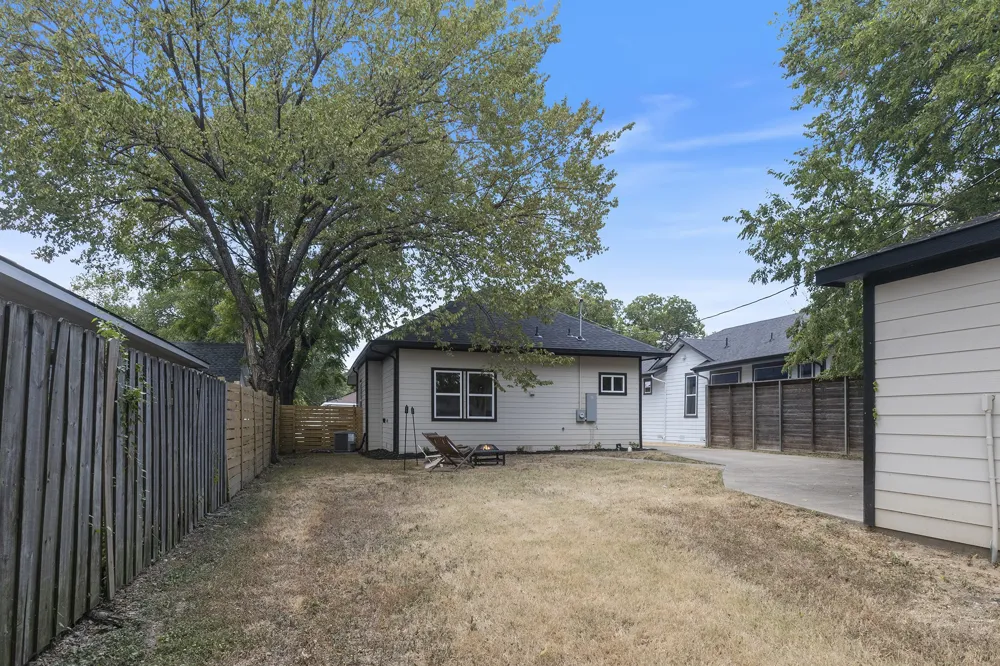 920 S Montreal Avenue Dallas, TX 75208