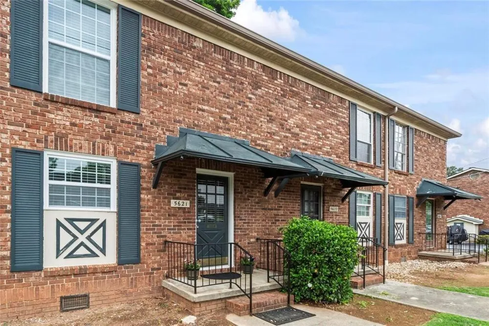 5621 Kingsport Drive NE Sandy Springs, GA 30342