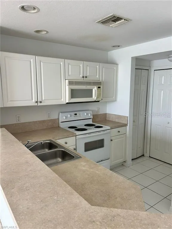 4256 LIRON AVENUE #103 Fort Myers, FL 33916