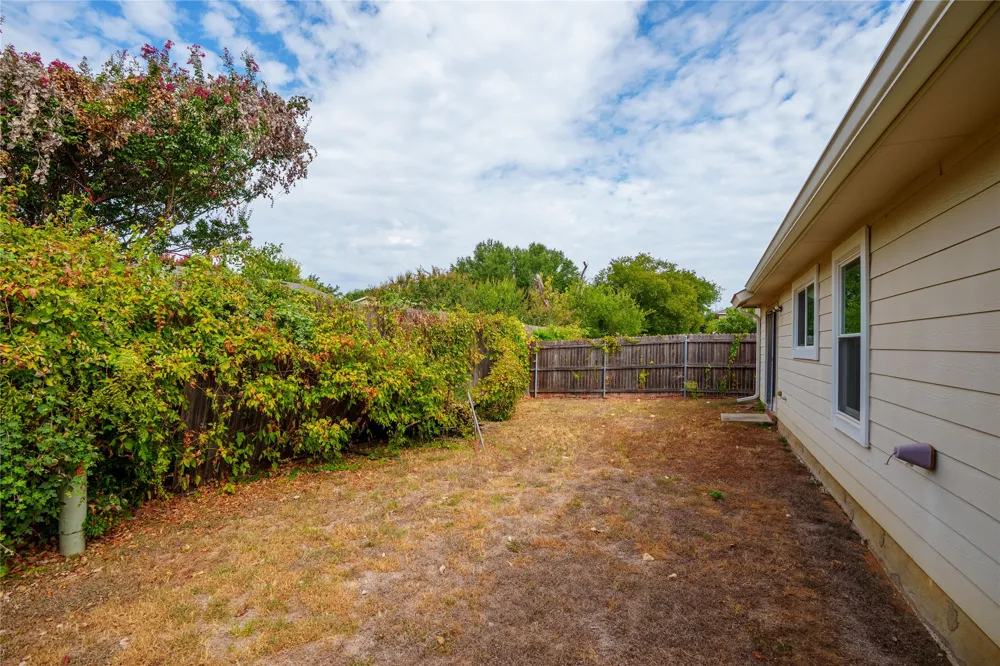 2748 Maegen Circle Fort Worth, TX 76112