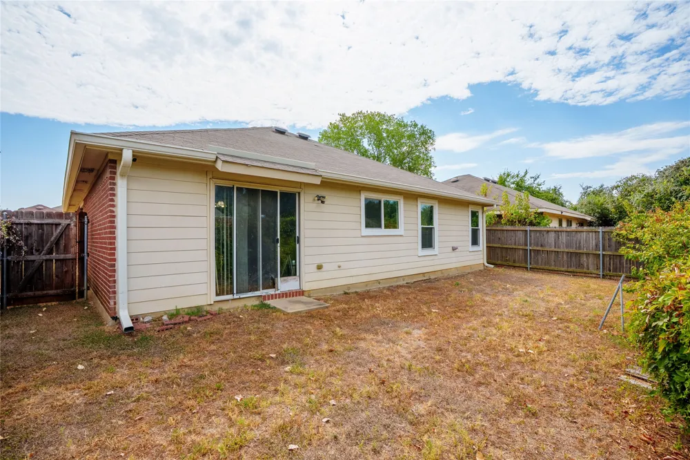 2748 Maegen Circle Fort Worth, TX 76112