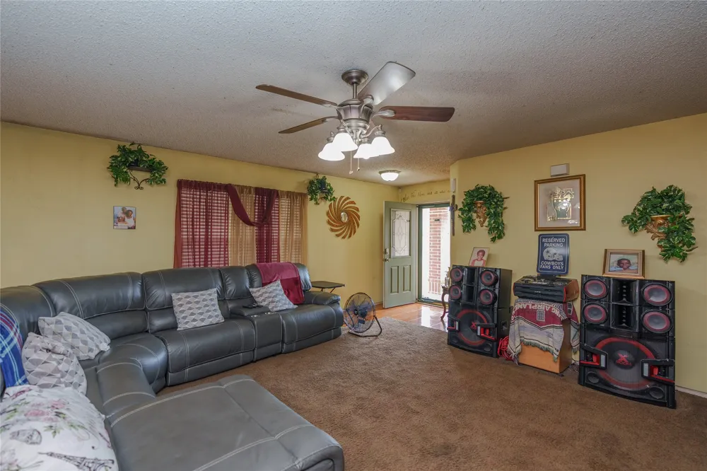 2748 Maegen Circle Fort Worth, TX 76112