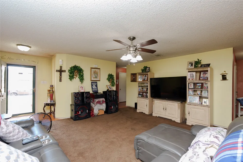 2748 Maegen Circle Fort Worth, TX 76112