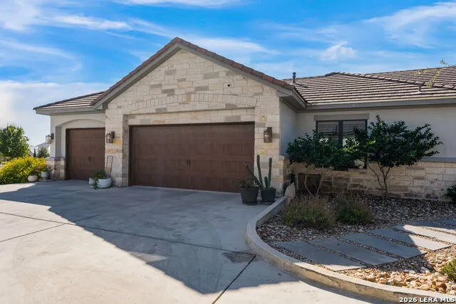 2447 WALLABY CIR New Braunfels, TX 78132