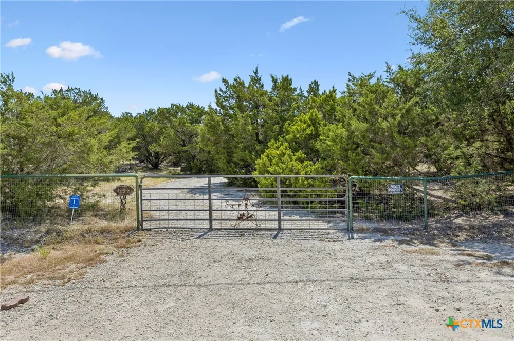 1157 Lasso Loop Loop Canyon Lake, TX 78133
