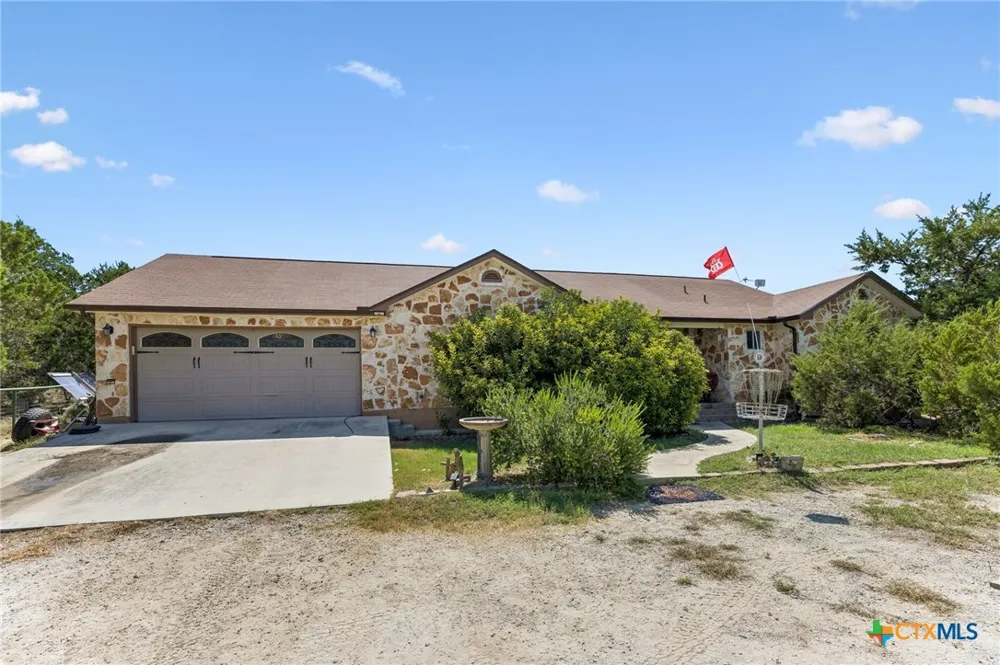 1157 Lasso Loop Loop Canyon Lake, TX 78133