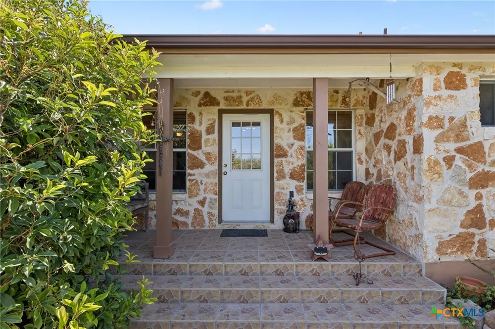 1157 Lasso Loop Loop Canyon Lake, TX 78133