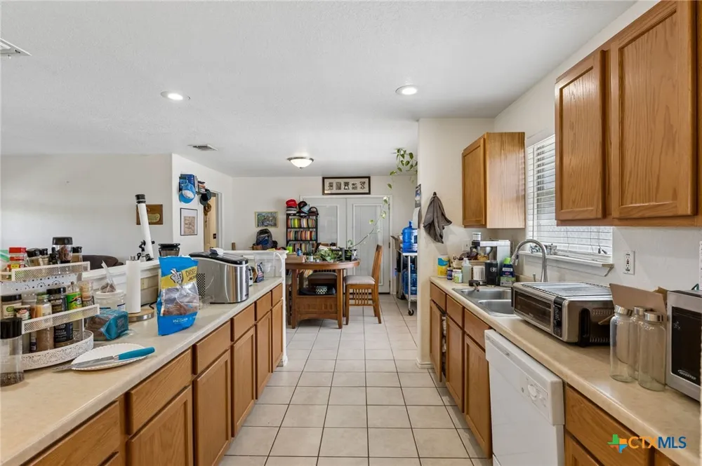 1157 Lasso Loop Loop Canyon Lake, TX 78133