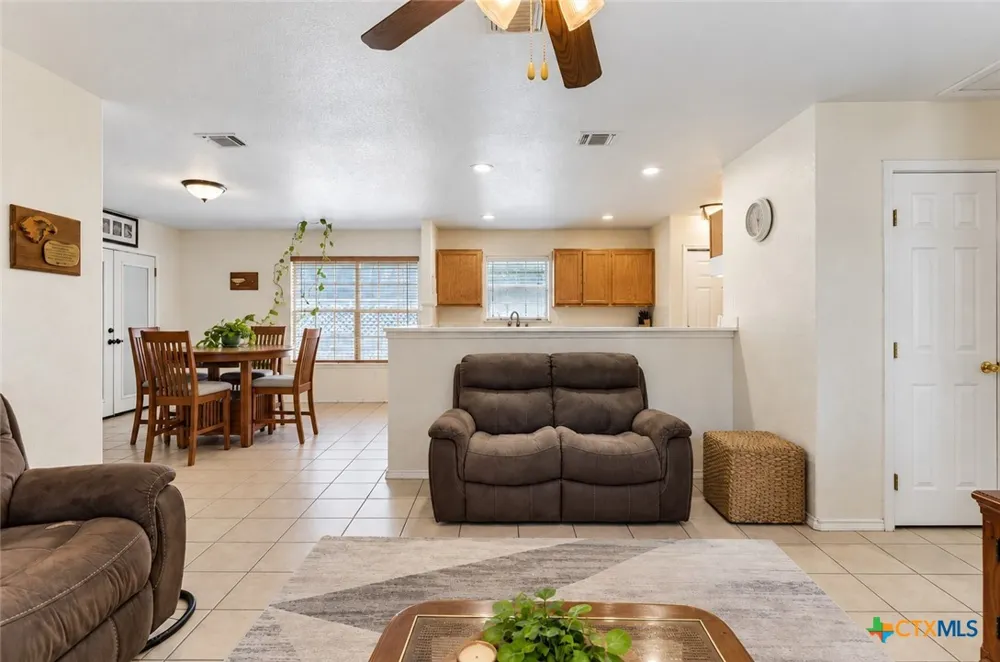 1157 Lasso Loop Loop Canyon Lake, TX 78133
